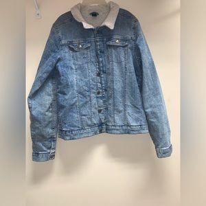 Denim jean jacket with fur